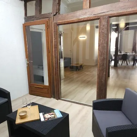 Appartamento Le Patio Saint Pierre Auxerre Esterno foto